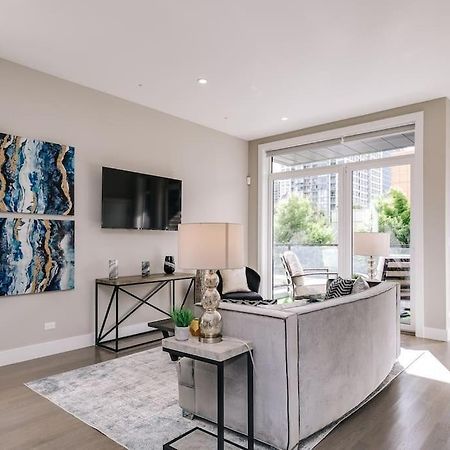 Stunning Duplex Condo #1 - Downtown River North Chicago Exterior photo