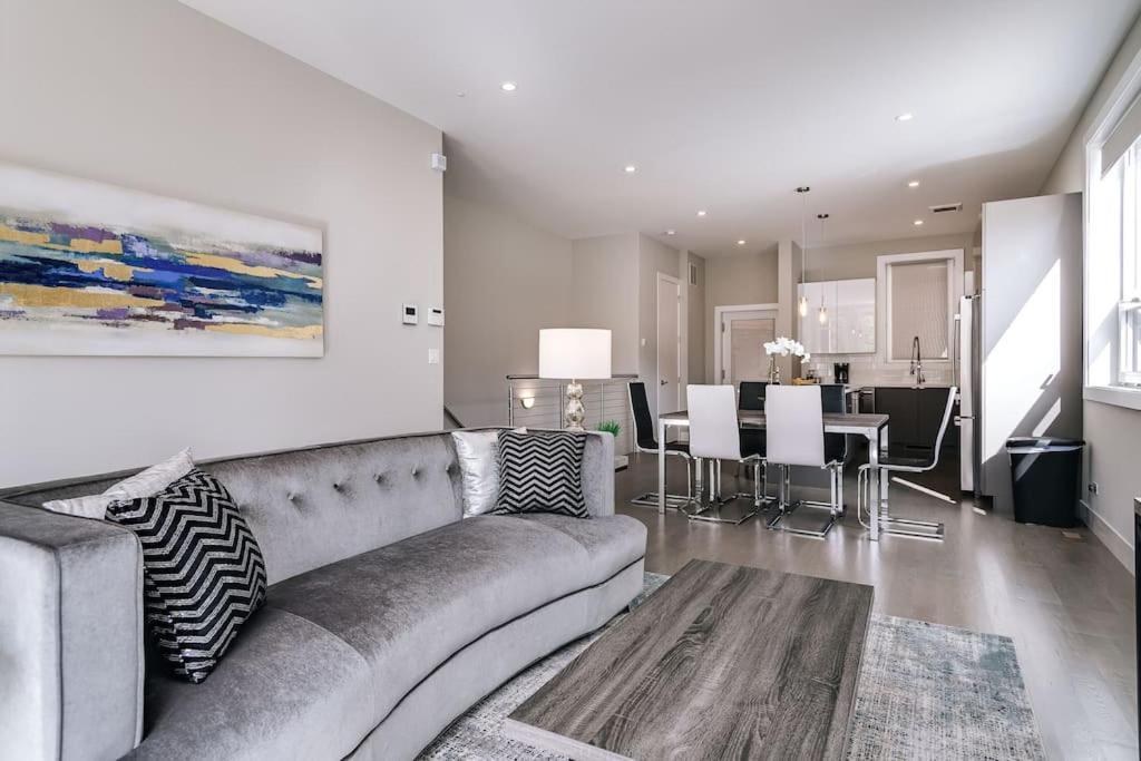 Stunning Duplex Condo #1 - Downtown River North Chicago Exterior photo