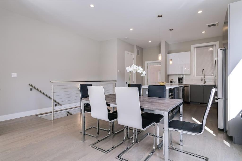 Stunning Duplex Condo #1 - Downtown River North Chicago Exterior photo