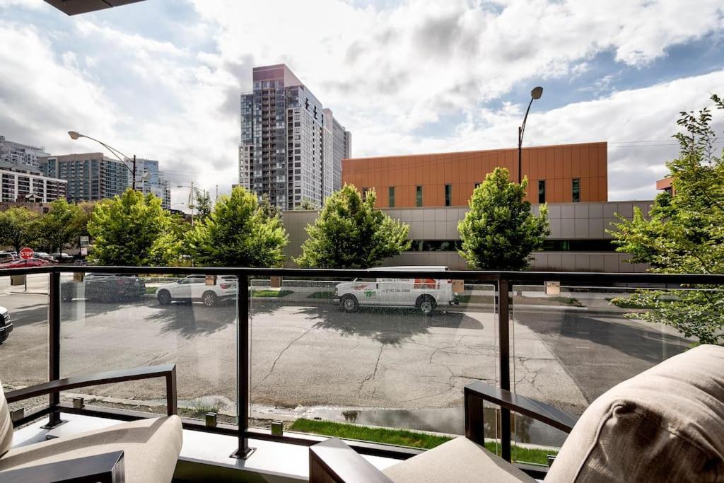 Stunning Duplex Condo #1 - Downtown River North Chicago Exterior photo